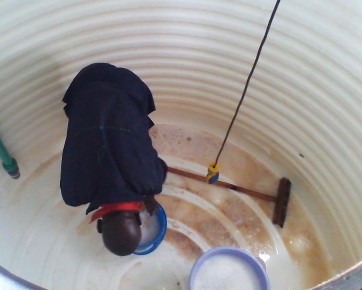 Watertank cleaning