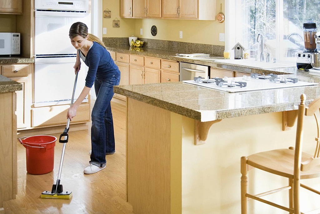 KITCHEN FLOOR CLEANING